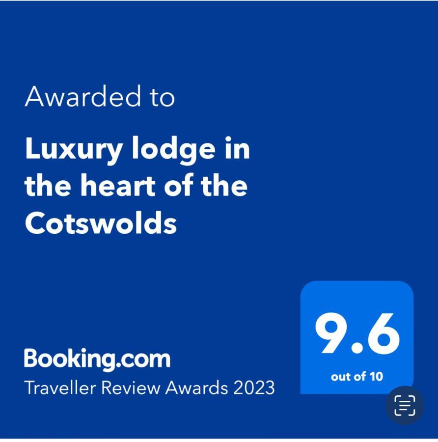 Luxury Lodge In The Heart Of The Cotswolds Cirencester Exterior photo